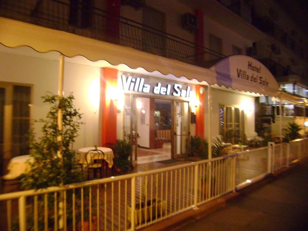 Hotel Villa Del Sole Rímini Exterior foto